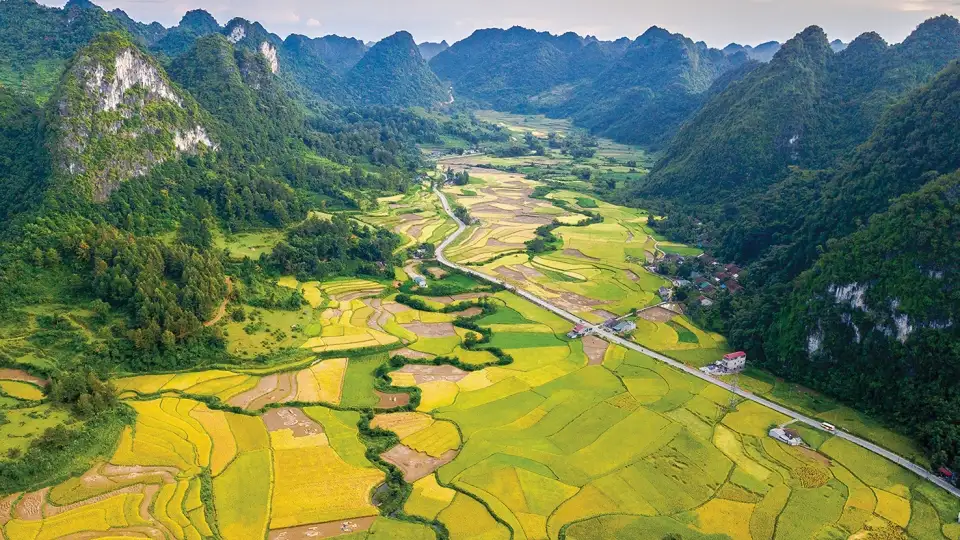 Side-by-side comparison of the jagged Ma Pi Leng Pass in Ha Giang and Cao Bang, Vietnam.