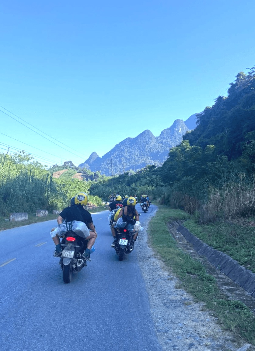Where can I store luggage during Ha Giang Loop?